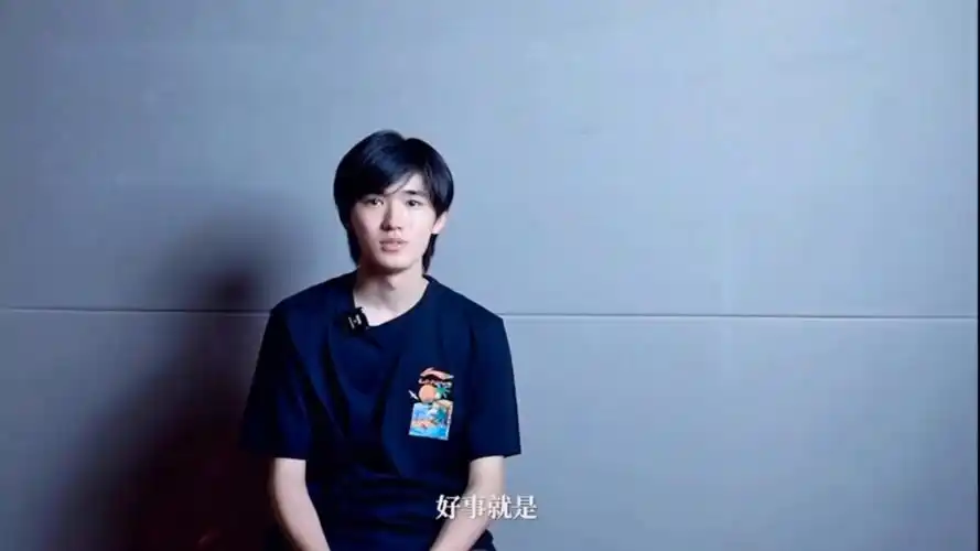 【时代少年团】「楼外楼」特别采访(宋亚轩篇)