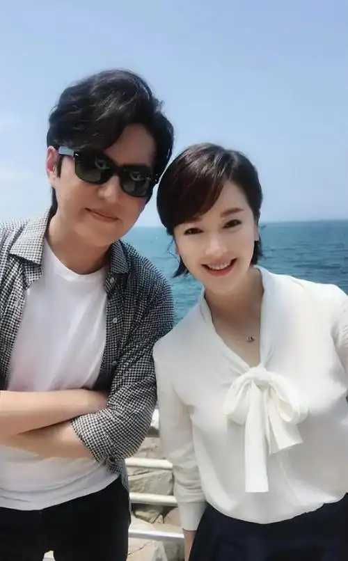 靳东:与离过婚的江珊同居了5年,却为何转身娶了二婚的李佳?