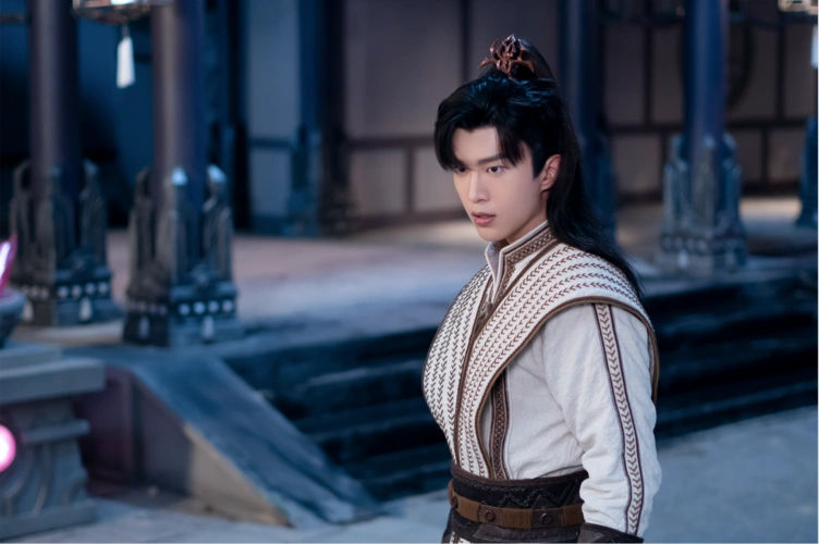 范丞丞《灵域》超前解锁大结局 秦烈身世谜团浮出水面