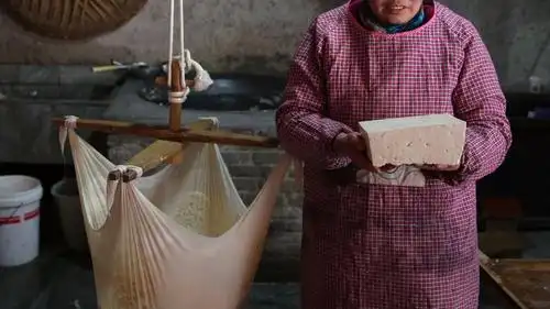 实拍农家豆腐制作