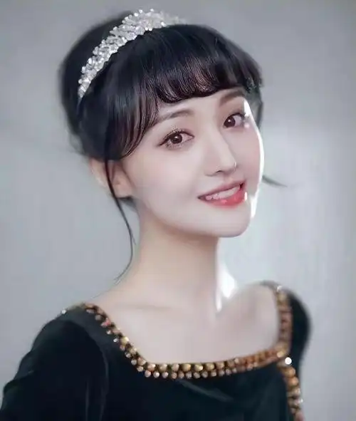 郑爽个人资料简介 一年后再看她,她很可恨,也很可悲