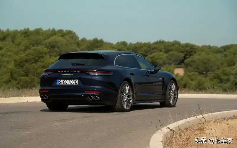 因为第一名是无可争议的法拉利gtc4lusso.