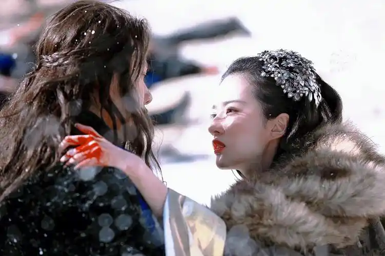 中国影视经典10大"中式美人"对比,朱琳一眼传情,陈红一貌倾城