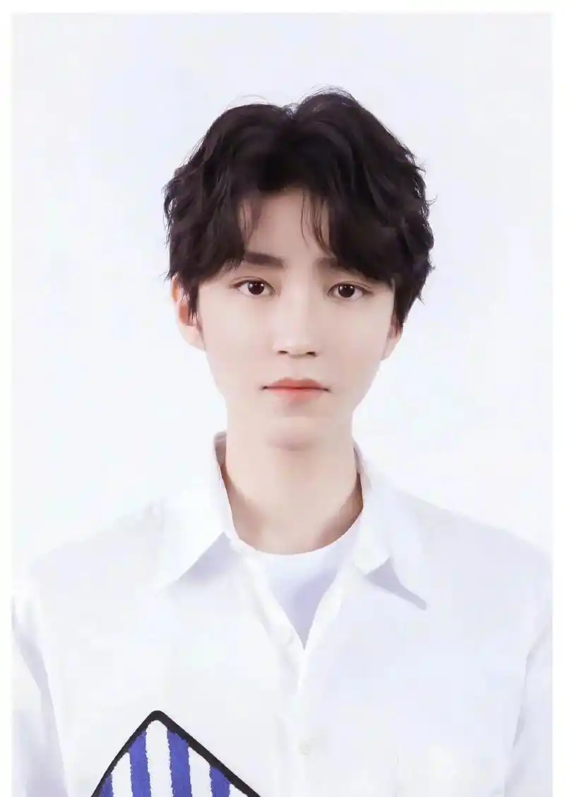 适合出现在结婚证上的照片#王俊凯  - 抖音