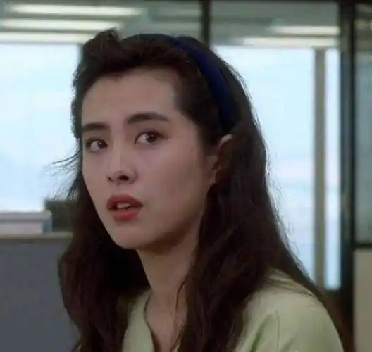 30年前王祖贤采访照片流出,妥妥的女神