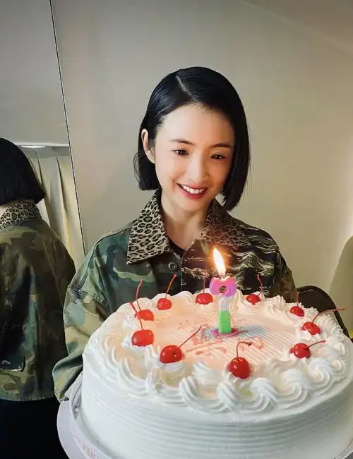 恭喜恭喜啊!希望林依晨可以好好休养恢复,也希望小宝宝健康成长