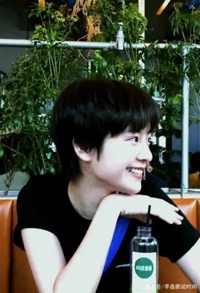 《小欢喜》乔英子私服集合!衣品好短发元气满满,比剧里更有气质