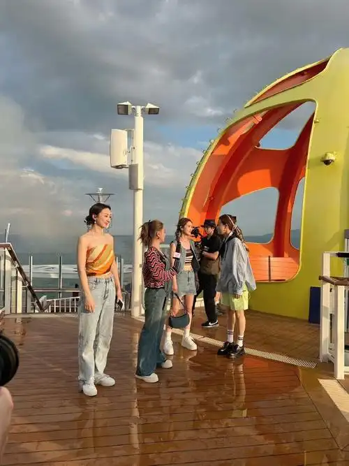 容祖儿twins高海宁一起旅行##容祖儿twins高海宁邮轮照