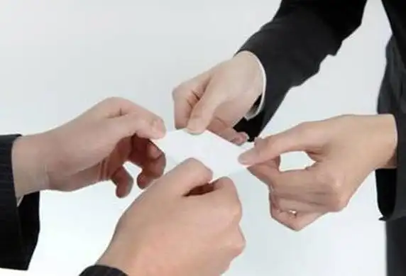 职场如何用好名片礼仪?