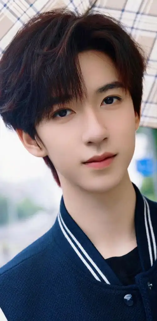 有小贺哥哥多姿多彩有趣可爱且传奇的偶像事迹记录哦～贺峻霖精彩不停