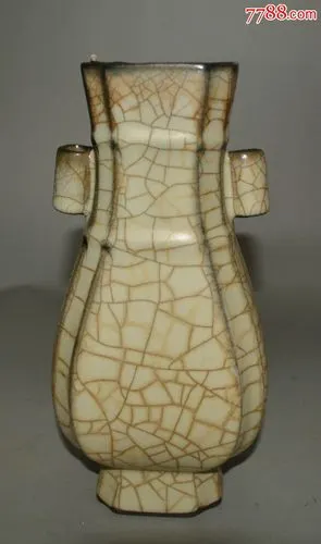 宋崇宁五年汴京官窑王家窑造开片铁线双耳贯瓶