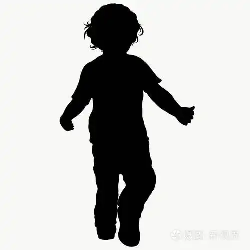 一个行走卷曲婴儿的黑色剪影