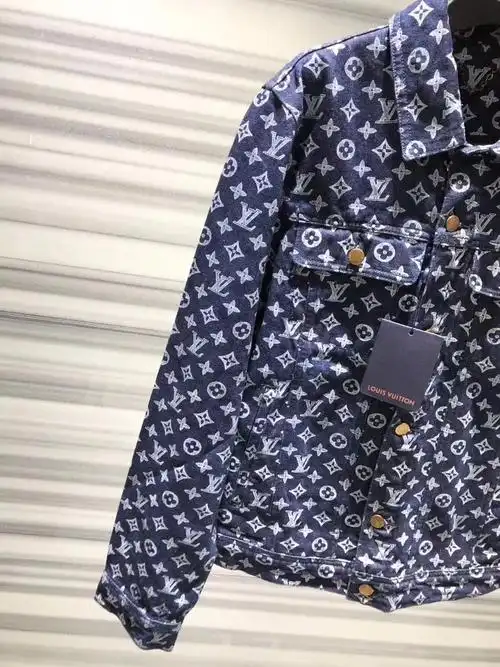 2018/09/20 lv 经典logo老花牛仔外套原单品质版型品质无可挑剔这种好