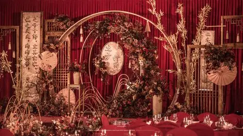 唯美红色婚礼主题策划高端大气红色婚礼布置图片