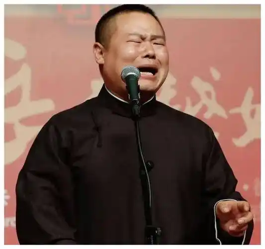 岳云鹏为何频繁失误又能继续登上春晚?底气何在?_表演_节目_观众们