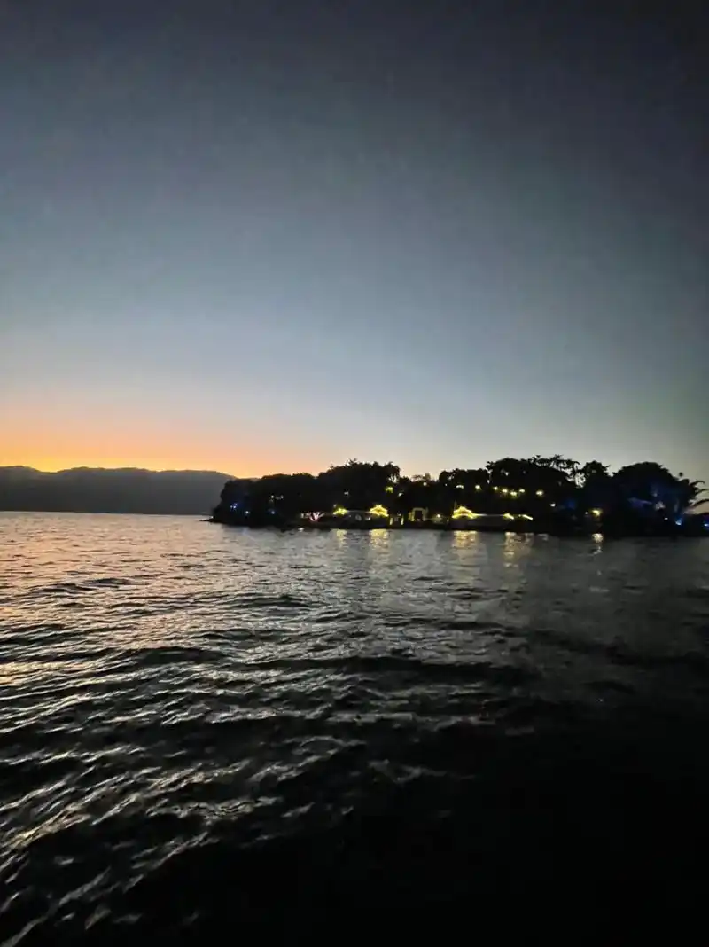 手机摄影 #美丽夜景太迷人 #大理洱海美景 - 抖音