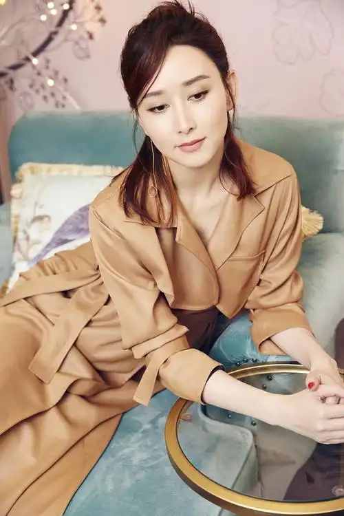 45岁胡静身材曝光女人味十足令人惊艳