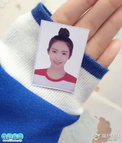 东师大校花滕尤尤晒证件照 被赞美醉了