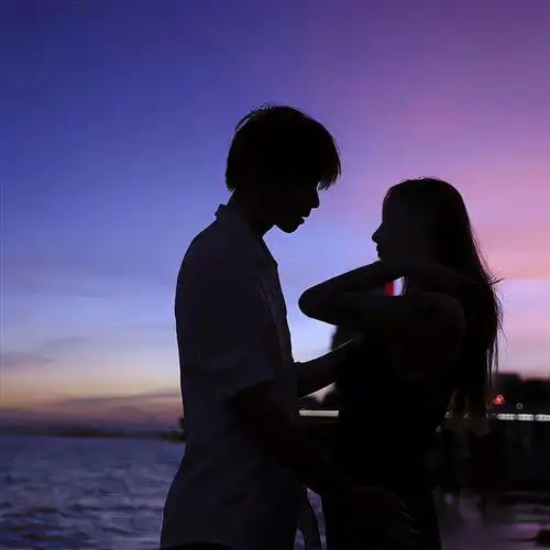 2023最新唯美海边剪影情侣头像_情侣头像_我要个性网