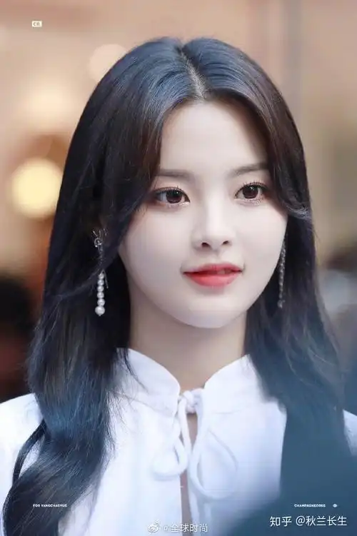 有没有杨超越正脸照?感觉她这张脸真的完美了.