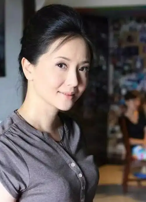 陶慧敏年轻时是绝对是校花不信看看几张照片