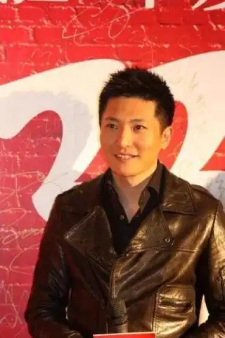 郭京飞年轻时有多帅看完照片后这不是金城武吗