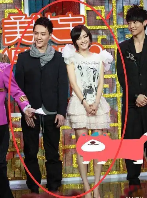 杨幂和178cm冯绍峰同框,关掉滤镜后,这是天使吻过颜值吧_女明星_身高