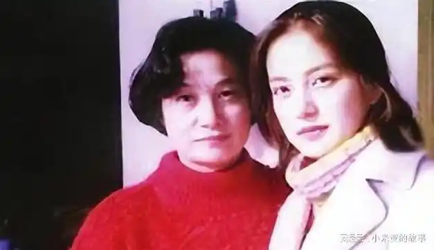 赵薇母亲悲苦一生儿子离婚分家52亿女儿息影丈夫因病去世