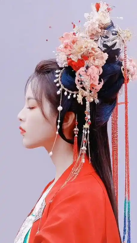 古装红衣出美人诚不欺我