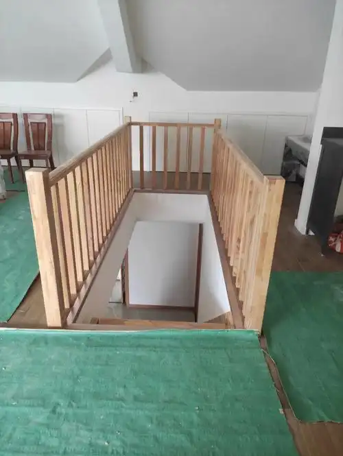 别墅楼梯扶手  #楼梯设计  #楼梯扶手  #实木楼梯扶手  #实木大板