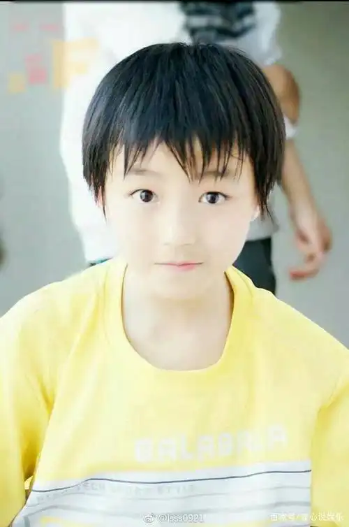 迪丽热巴,张艺兴,王俊凯小时候照片,最后一个你绝对猜不出来