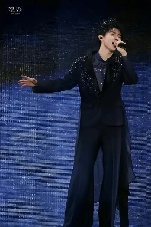 马嘉祺透视内搭##马嘉祺楼间楼演唱会