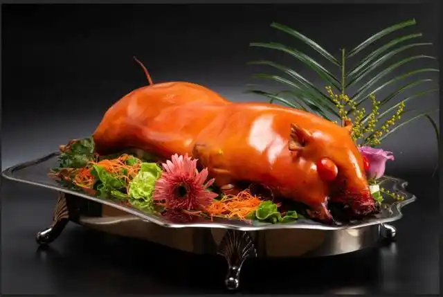 武汉马哥孛罗酒店新春上新鸿运金猪