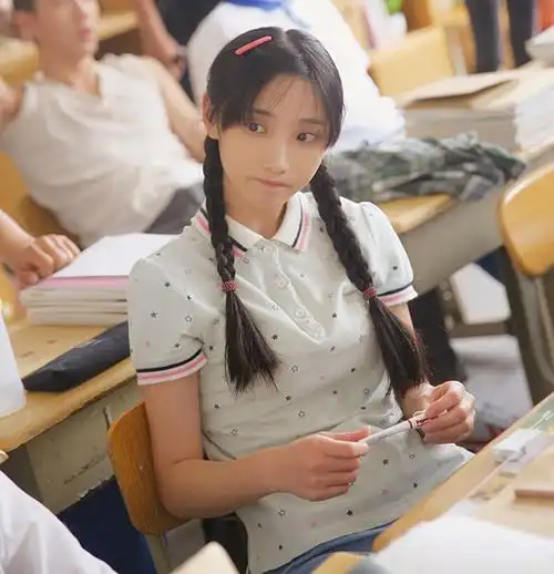 你好旧时光霸凌引议许梦圆笑着爬起来