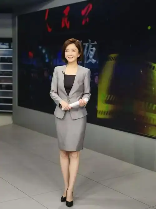 热心公益,担任中央电视台主持人联合发起的公益项目"爱的分贝"常务