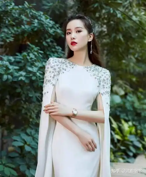 人间仙子刘诗诗一袭白裙飘然若仙当真惊艳了时光