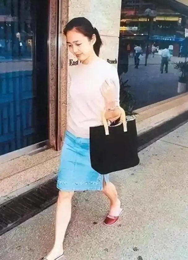 朱丽倩 携亿万身家"下嫁"刘德华,46岁高龄产子,如今苦尽甘来