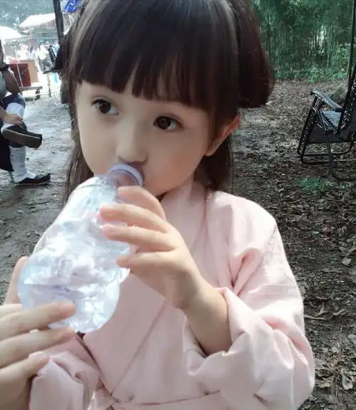 2015年随着古装剧《芈月传》的热播,带火了小芈月的扮演者刘楚恬.