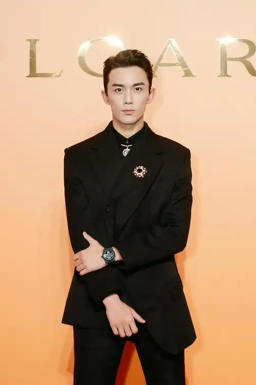 昨晚宝格丽晚宴上的三位男士,品牌代言人「杨洋 吴磊 邓伦」均选择了