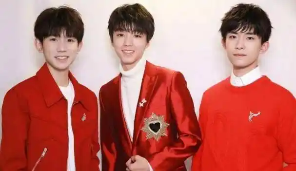 叔:有网友发现与关晓彤,王嘉等艺人同为控烟健康特使的易烊千玺,日前