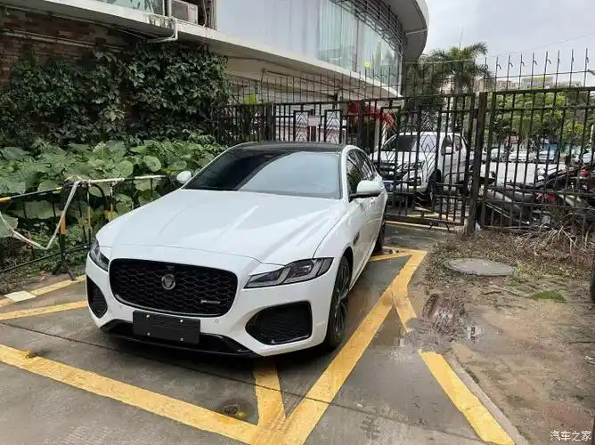年过40岁的我第七辆车白色捷豹xfl