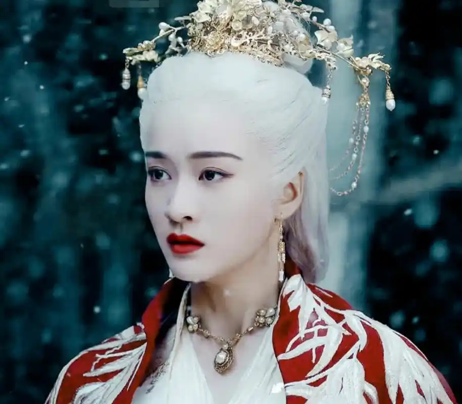 几位古装白发女神,你被谁惊艳到了?最后一位绝美!