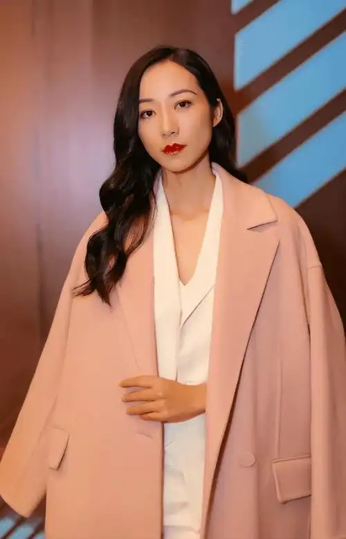 韩雪和富商万山约会照被曝!两人年龄相差18岁,现在感情稳定