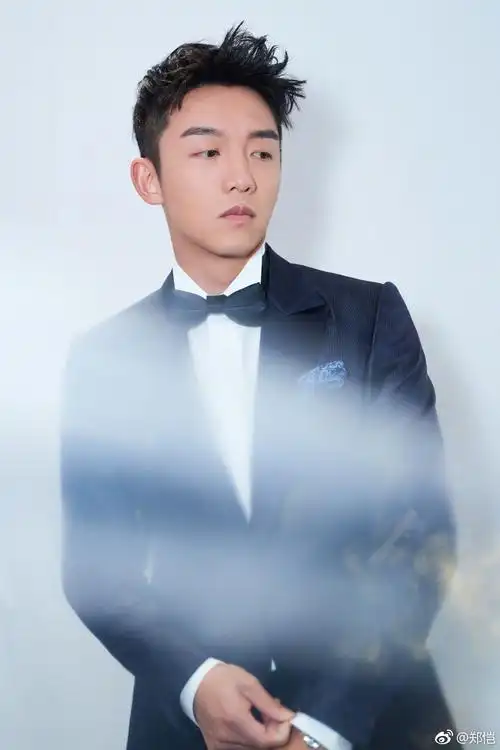 郑恺是演技被忽视的85后小生也是九天十亿票房的电影男主