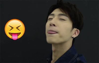 井柏然拍照表情