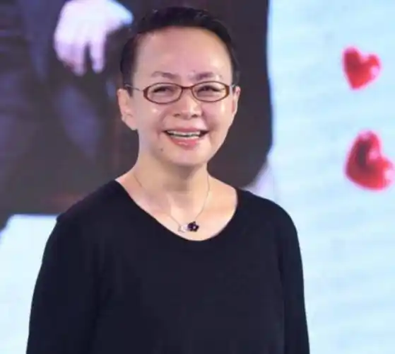 儿媳比儿子的年龄大或许只是一方面原因,更主要的是宋丹丹似乎不太