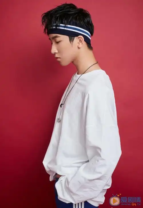 张俊一个人资料简介_张俊一图片写真_生活照_家庭背景-明星库