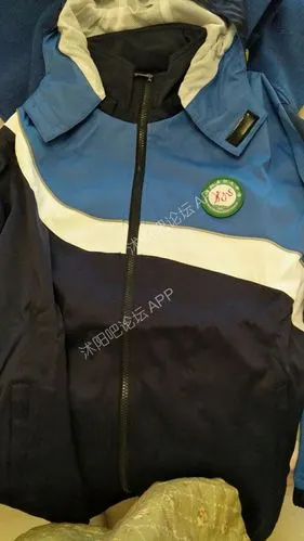 转让 老怀文中学校服一套全新