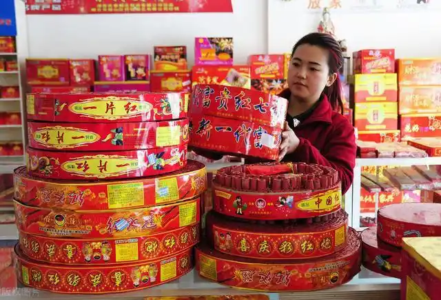 过年进入倒计时:烟花爆竹之争不应成为零和博弈 传统年味更令人期待
