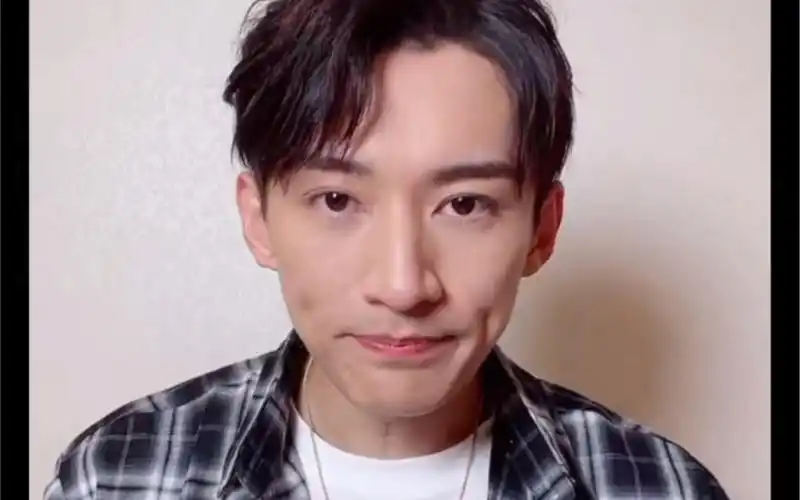 刘学义 7.11 dy直播 连线许凯和李泽锋三大真神开启在线聊天模式.(上)